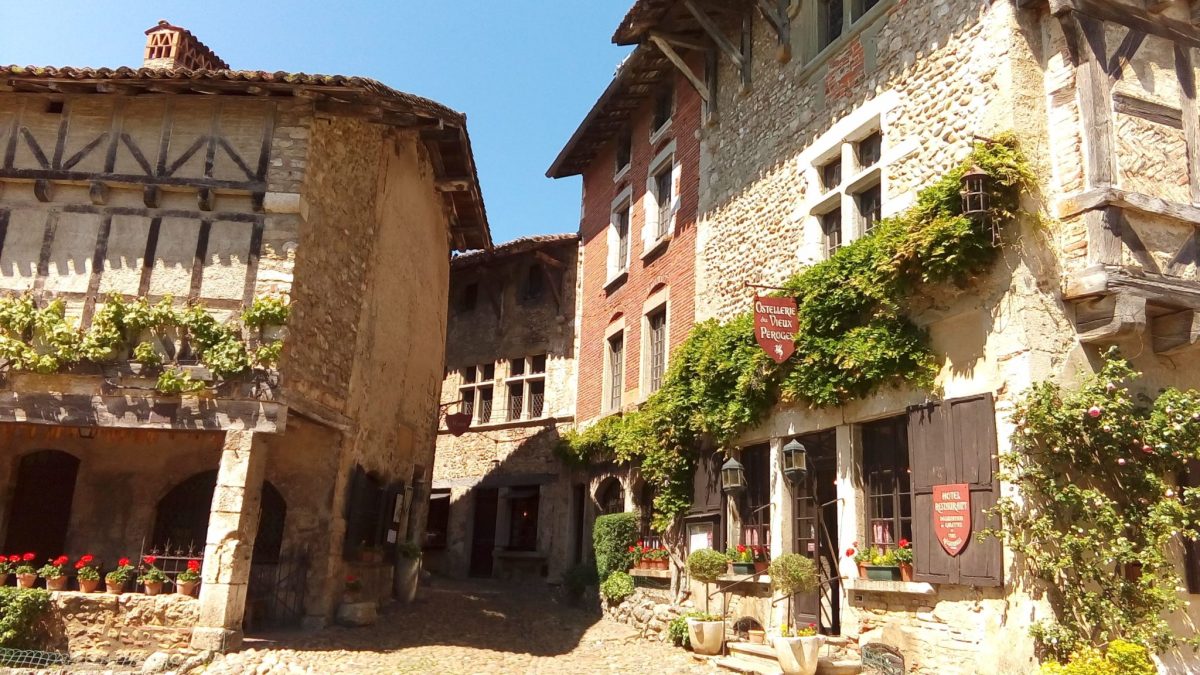 Pérouges-galets-ketty-tranchina