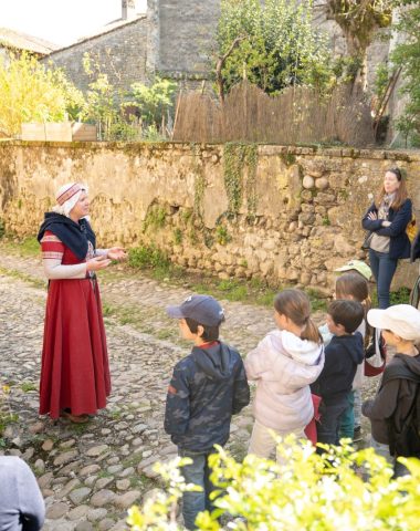 Visite familiale théâtrale « La Dame de Pérouges »