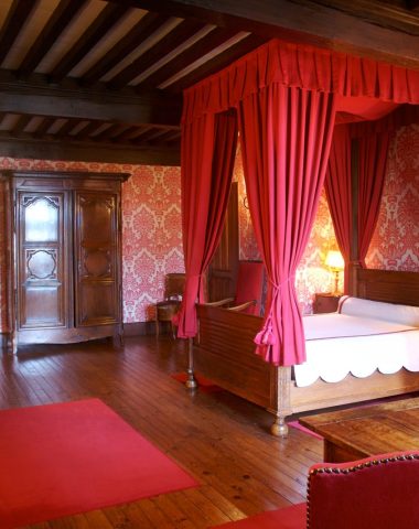 hôtel dans le centre du village de Pérouges (Ain) à côté de Lyon